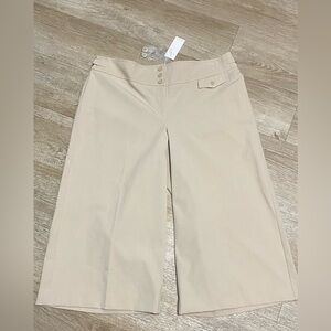 LOFT BY ANN TAYLOR KHAKI CAPRI SIZE 8